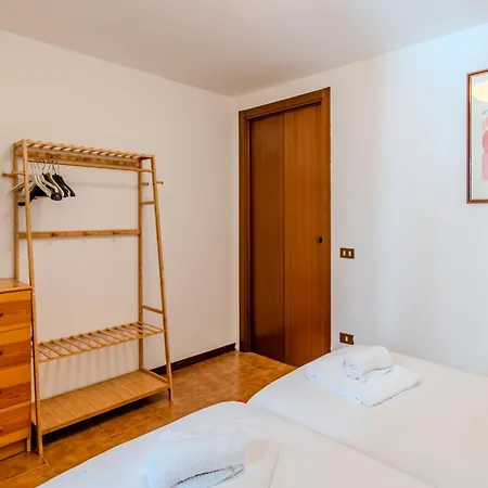 Сasa de vacaciones Castello By Interhome Dervio